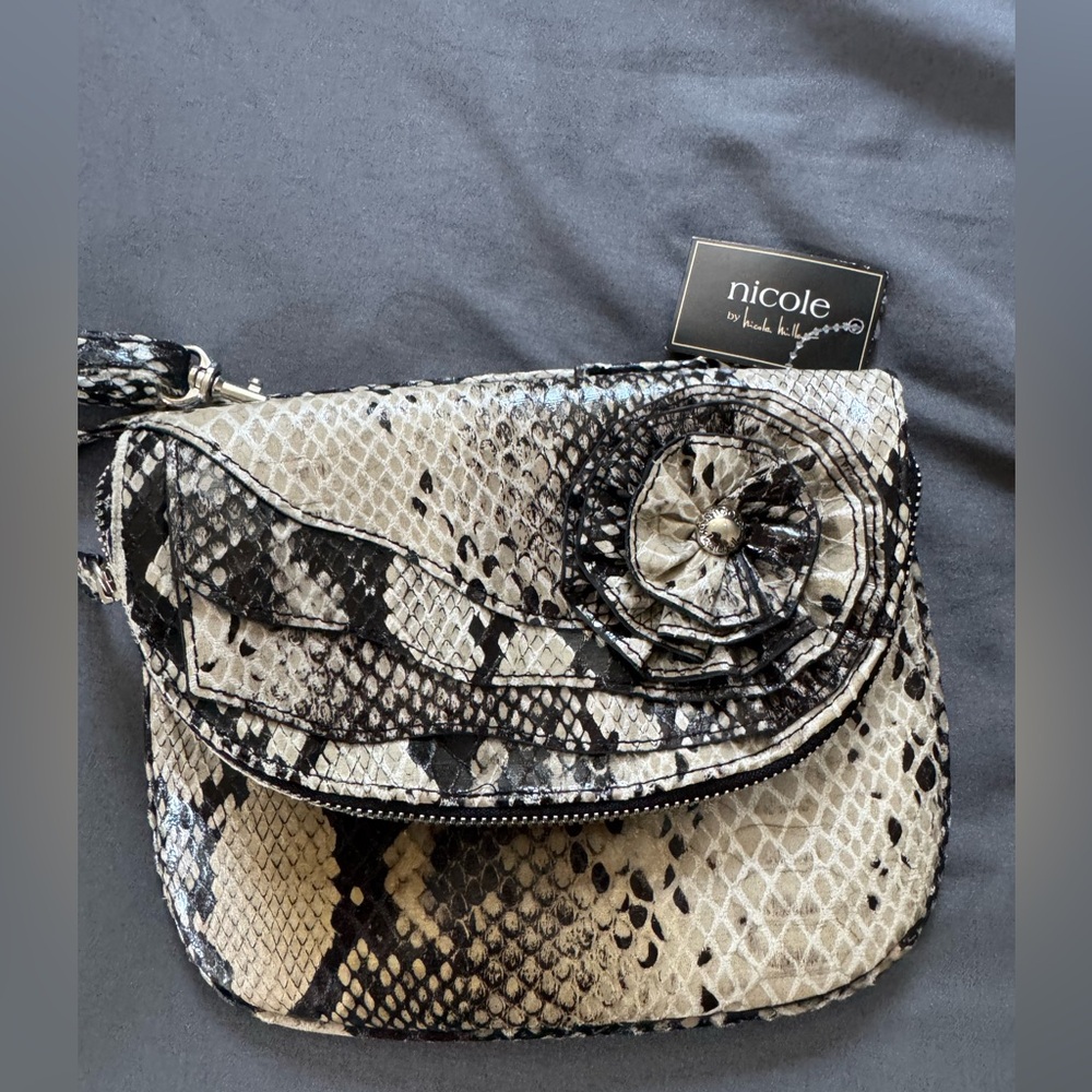 Nicole Miller Shoulder Bag - Picture 9 of 9